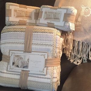 NWT King/Quilt & Shams by Nina Campbell